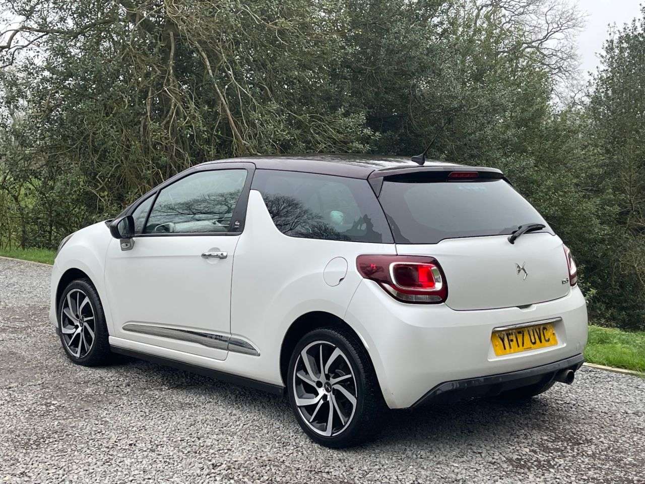 A 2017 DS AUTOMOBILES DS 3 1.2 PureTech Givenchy Le Makeup Hatchback 3dr Petrol Manual Euro 6 (s/s) (1 A 2017 DS AUTOMOBILES DS 3 1.2 PureTech Givenchy Le Makeup Hatchback 3dr Petrol Manual Euro 6 (s/s) (1