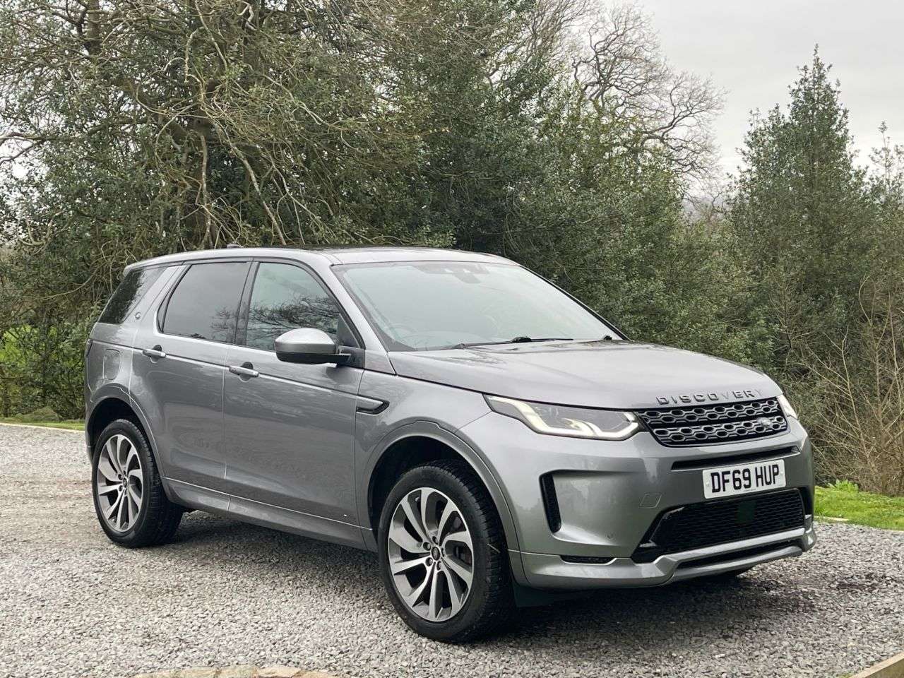 A 2019 LAND ROVER DISCOVERY SPORT 2.0 D180 MHEV R-Dynamic HSE SUV 5dr Diesel Auto 4WD Euro 6 (s/s) (180 ps) A 2019 LAND ROVER DISCOVERY SPORT 2.0 D180 MHEV R-Dynamic HSE SUV 5dr Diesel Auto 4WD Euro 6 (s/s) (180 ps)