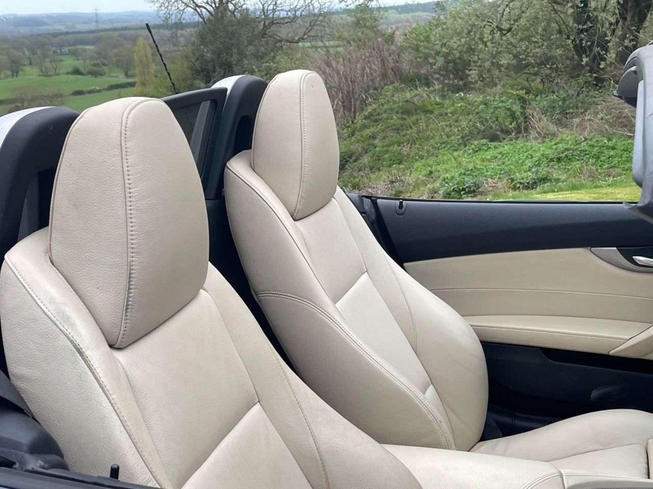 A 2012 BMW Z4 2.0 20i M Sport Convertible 2dr Petrol Manual sDrive Euro 5 (s/s) (184 ps) A 2012 BMW Z4 2.0 20i M Sport Convertible 2dr Petrol Manual sDrive Euro 5 (s/s) (184 ps)