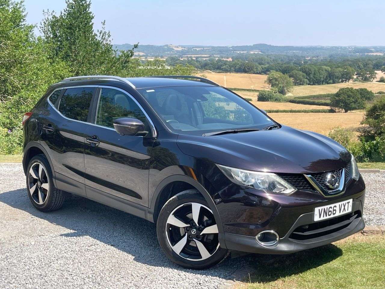 A 2016 NISSAN QASHQAI 1.2 DIG-T N-Vision SUV 5dr Petrol Manual 2WD Euro 6 (s/s) (115 ps) A 2016 NISSAN QASHQAI 1.2 DIG-T N-Vision SUV 5dr Petrol Manual 2WD Euro 6 (s/s) (115 ps)