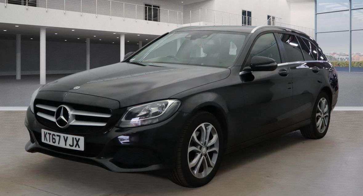 A 2018 MERCEDES-BENZ C-CLASS 2.1 C220d SE Executive Edition Estate 5dr Diesel G-Tronic+ Euro 6 (s/s) (17 A 2018 MERCEDES-BENZ C-CLASS 2.1 C220d SE Executive Edition Estate 5dr Diesel G-Tronic+ Euro 6 (s/s) (17