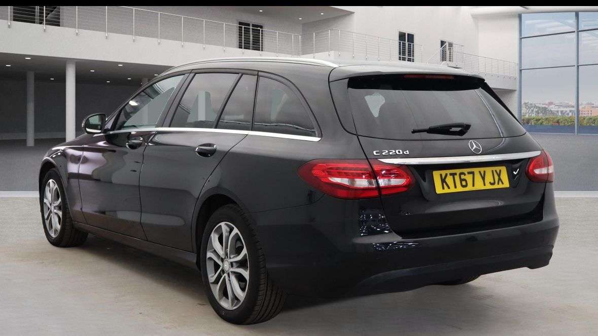 A 2018 MERCEDES-BENZ C-CLASS 2.1 C220d SE Executive Edition Estate 5dr Diesel G-Tronic+ Euro 6 (s/s) (17 A 2018 MERCEDES-BENZ C-CLASS 2.1 C220d SE Executive Edition Estate 5dr Diesel G-Tronic+ Euro 6 (s/s) (17