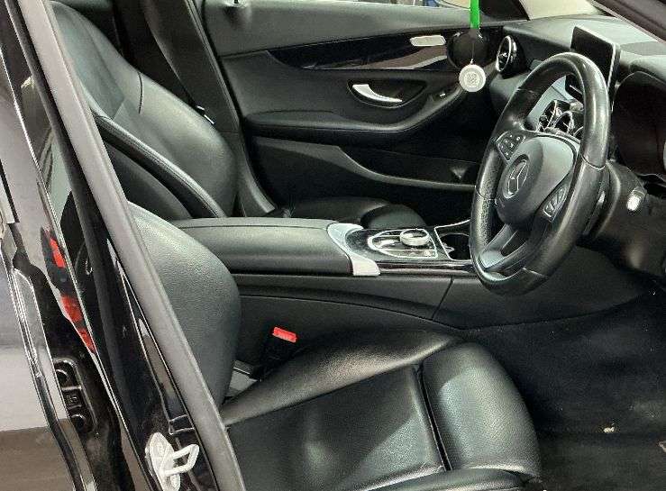 A 2018 MERCEDES-BENZ C-CLASS 2.1 C220d SE Executive Edition Estate 5dr Diesel G-Tronic+ Euro 6 (s/s) (17 A 2018 MERCEDES-BENZ C-CLASS 2.1 C220d SE Executive Edition Estate 5dr Diesel G-Tronic+ Euro 6 (s/s) (17