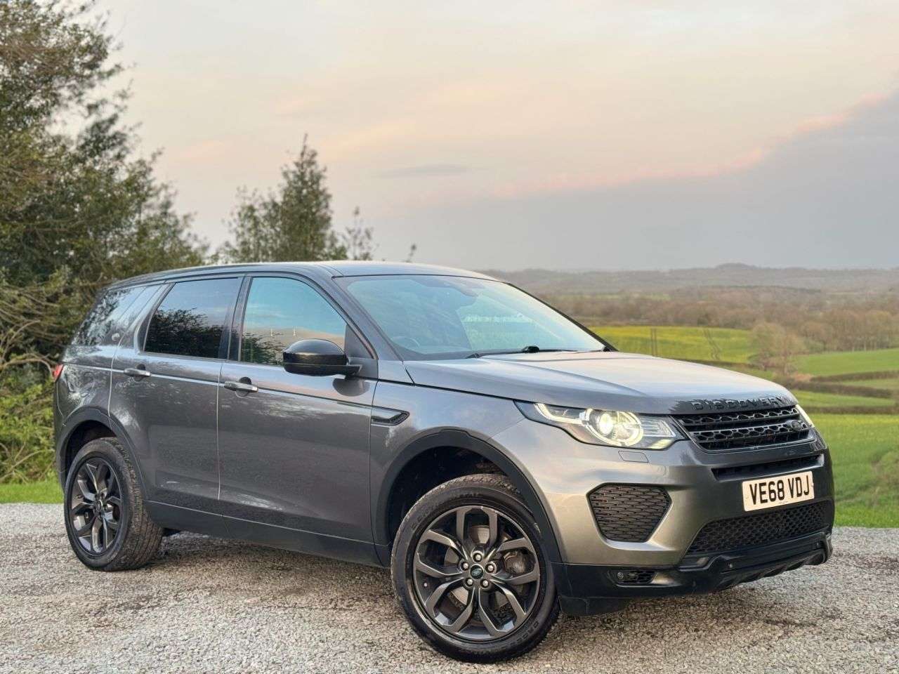 A 2019 LAND ROVER DISCOVERY SPORT 2.0 TD4 Landmark SUV 5dr Diesel Auto 4WD Euro 6 (s/s) (180 ps) A 2019 LAND ROVER DISCOVERY SPORT 2.0 TD4 Landmark SUV 5dr Diesel Auto 4WD Euro 6 (s/s) (180 ps)