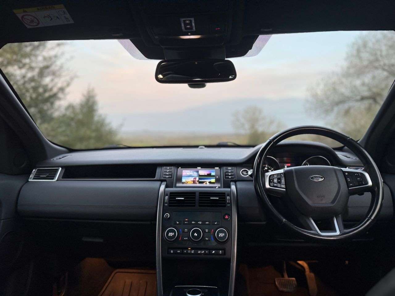 A 2019 LAND ROVER DISCOVERY SPORT 2.0 TD4 Landmark SUV 5dr Diesel Auto 4WD Euro 6 (s/s) (180 ps) A 2019 LAND ROVER DISCOVERY SPORT 2.0 TD4 Landmark SUV 5dr Diesel Auto 4WD Euro 6 (s/s) (180 ps)