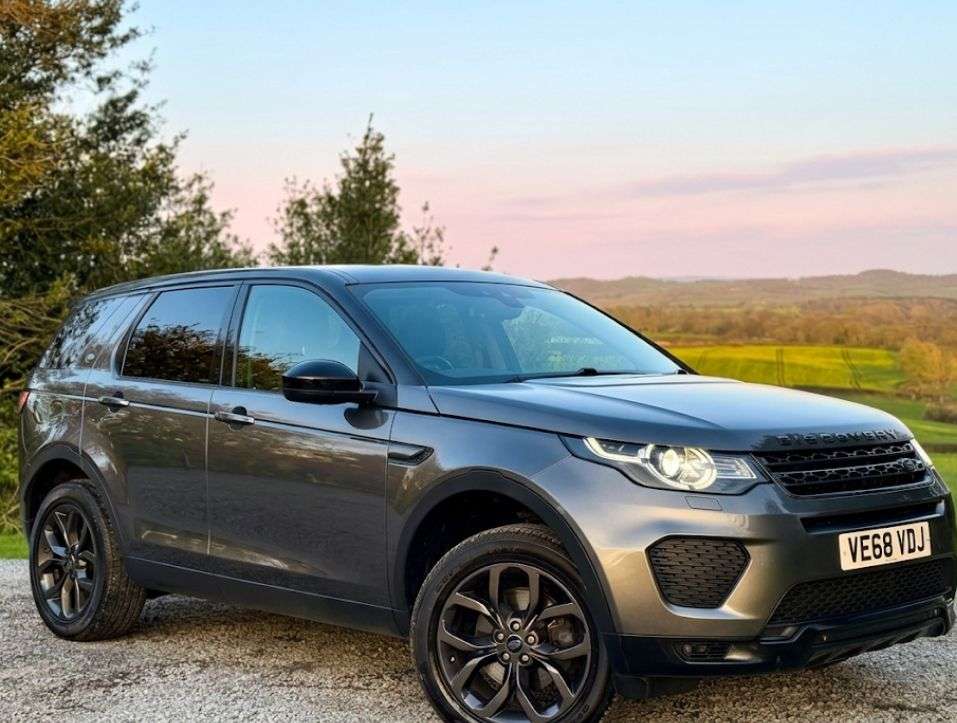 A 2019 LAND ROVER DISCOVERY SPORT 2.0 TD4 Landmark SUV 5dr Diesel Auto 4WD Euro 6 (s/s) (180 ps) A 2019 LAND ROVER DISCOVERY SPORT 2.0 TD4 Landmark SUV 5dr Diesel Auto 4WD Euro 6 (s/s) (180 ps)
