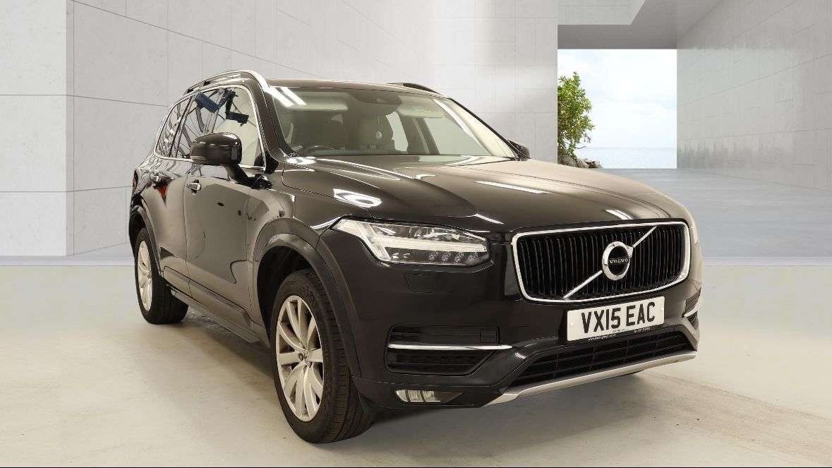A 2015 VOLVO XC90 2.0 D5 Momentum SUV 5dr Diesel Geartronic 4WD Euro 6 (s/s) (225 ps) A 2015 VOLVO XC90 2.0 D5 Momentum SUV 5dr Diesel Geartronic 4WD Euro 6 (s/s) (225 ps)