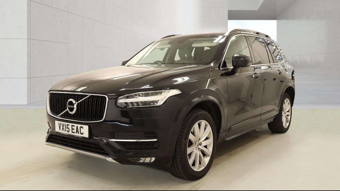 A 2015 VOLVO XC90 2.0 D5 Momentum SUV 5dr Diesel Geartronic 4WD Euro 6 (s/s) (225 ps) A 2015 VOLVO XC90 2.0 D5 Momentum SUV 5dr Diesel Geartronic 4WD Euro 6 (s/s) (225 ps)