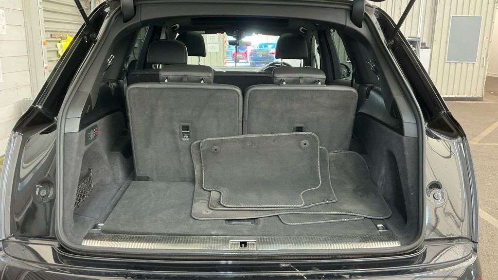 2019 AUDI Q7 2019 AUDI Q7