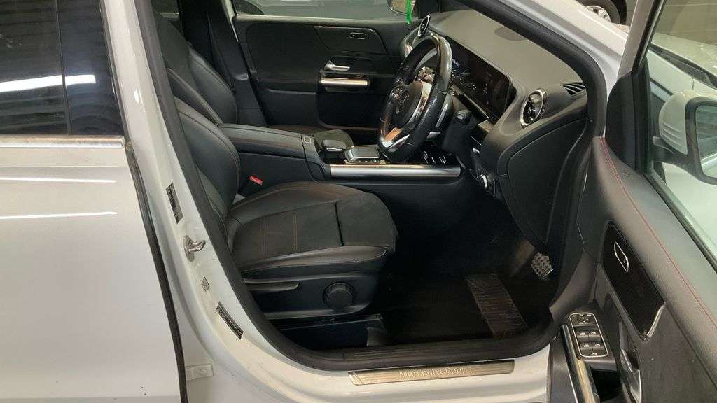 A 2020 MERCEDES-BENZ B-CLASS 1.3 B200 AMG Line (Executive) MPV 5dr Petrol 7G-DCT Euro 6 (s/s) (163 ps) A 2020 MERCEDES-BENZ B-CLASS 1.3 B200 AMG Line (Executive) MPV 5dr Petrol 7G-DCT Euro 6 (s/s) (163 ps)