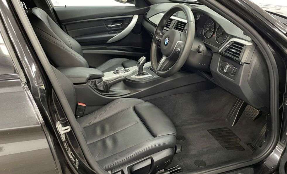 A 2015 BMW 3 SERIES 2.0 320d BluePerformance M Sport Touring 5dr Diesel Auto Euro 6 (s/s) (184 A 2015 BMW 3 SERIES 2.0 320d BluePerformance M Sport Touring 5dr Diesel Auto Euro 6 (s/s) (184