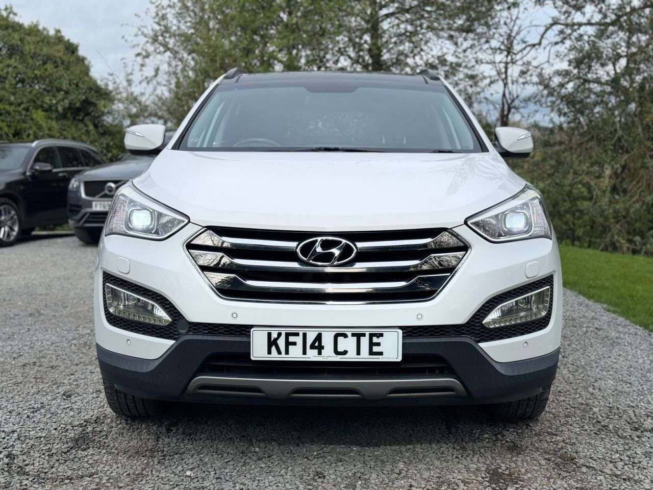 A 2014 HYUNDAI SANTA FE 2.2 CRDi Premium SE SUV 5dr Diesel Auto 4WD Euro 5 (7 seat) (194 bhp) A 2014 HYUNDAI SANTA FE 2.2 CRDi Premium SE SUV 5dr Diesel Auto 4WD Euro 5 (7 seat) (194 bhp)