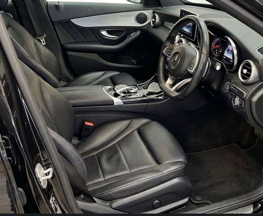 A 2015 MERCEDES-BENZ C-CLASS 2.1 C250 BlueTEC AMG Line Estate 5dr Diesel G-Tronic+ Euro 6 (s/s) (204 ps) A 2015 MERCEDES-BENZ C-CLASS 2.1 C250 BlueTEC AMG Line Estate 5dr Diesel G-Tronic+ Euro 6 (s/s) (204 ps)