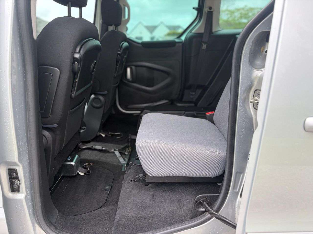 A 2016 PEUGEOT PARTNER 1.6L 5d AUTO 100 BHP A 2016 PEUGEOT PARTNER 1.6L 5d AUTO 100 BHP