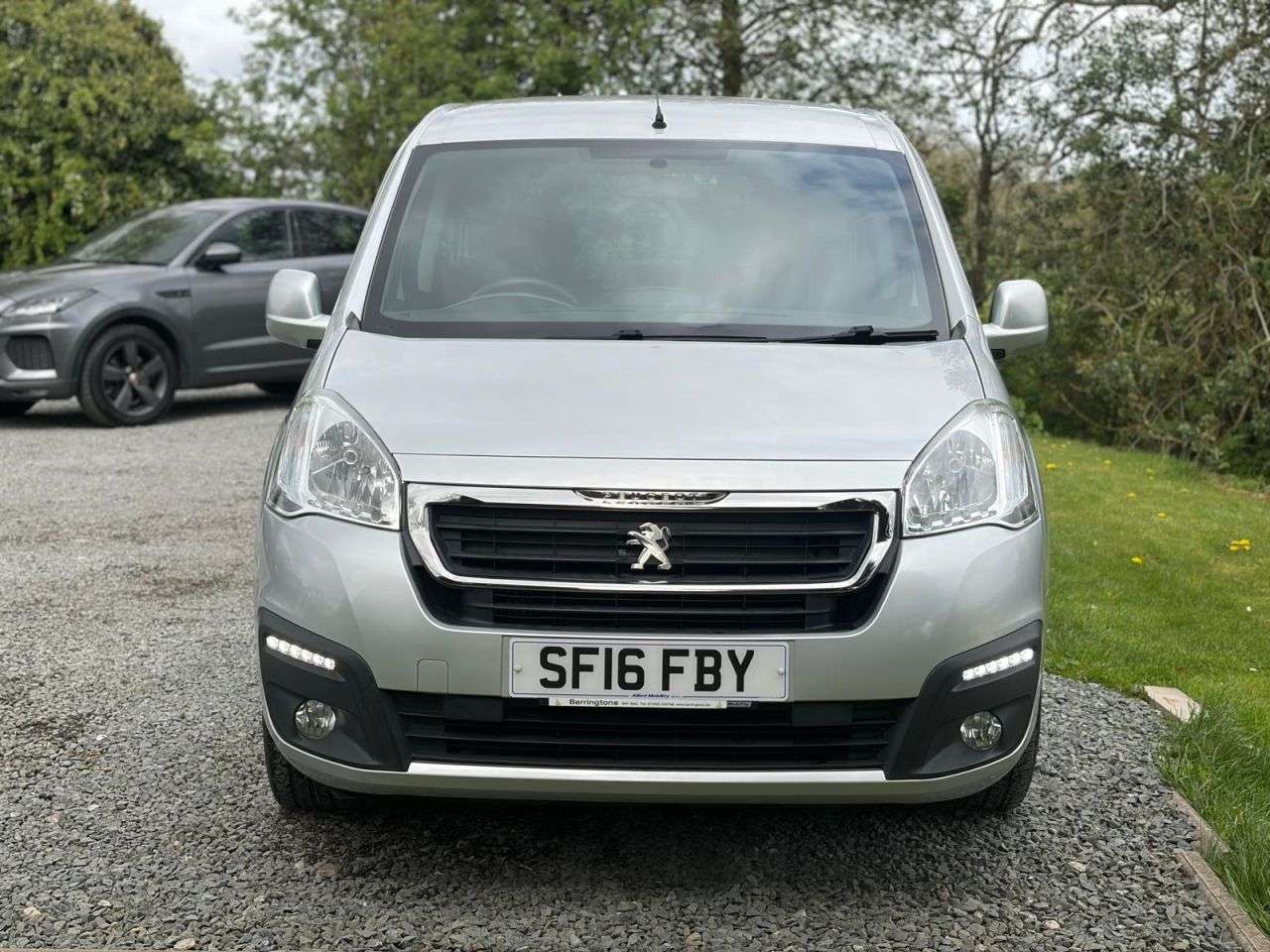 A 2016 PEUGEOT PARTNER 1.6L 5d AUTO 100 BHP A 2016 PEUGEOT PARTNER 1.6L 5d AUTO 100 BHP