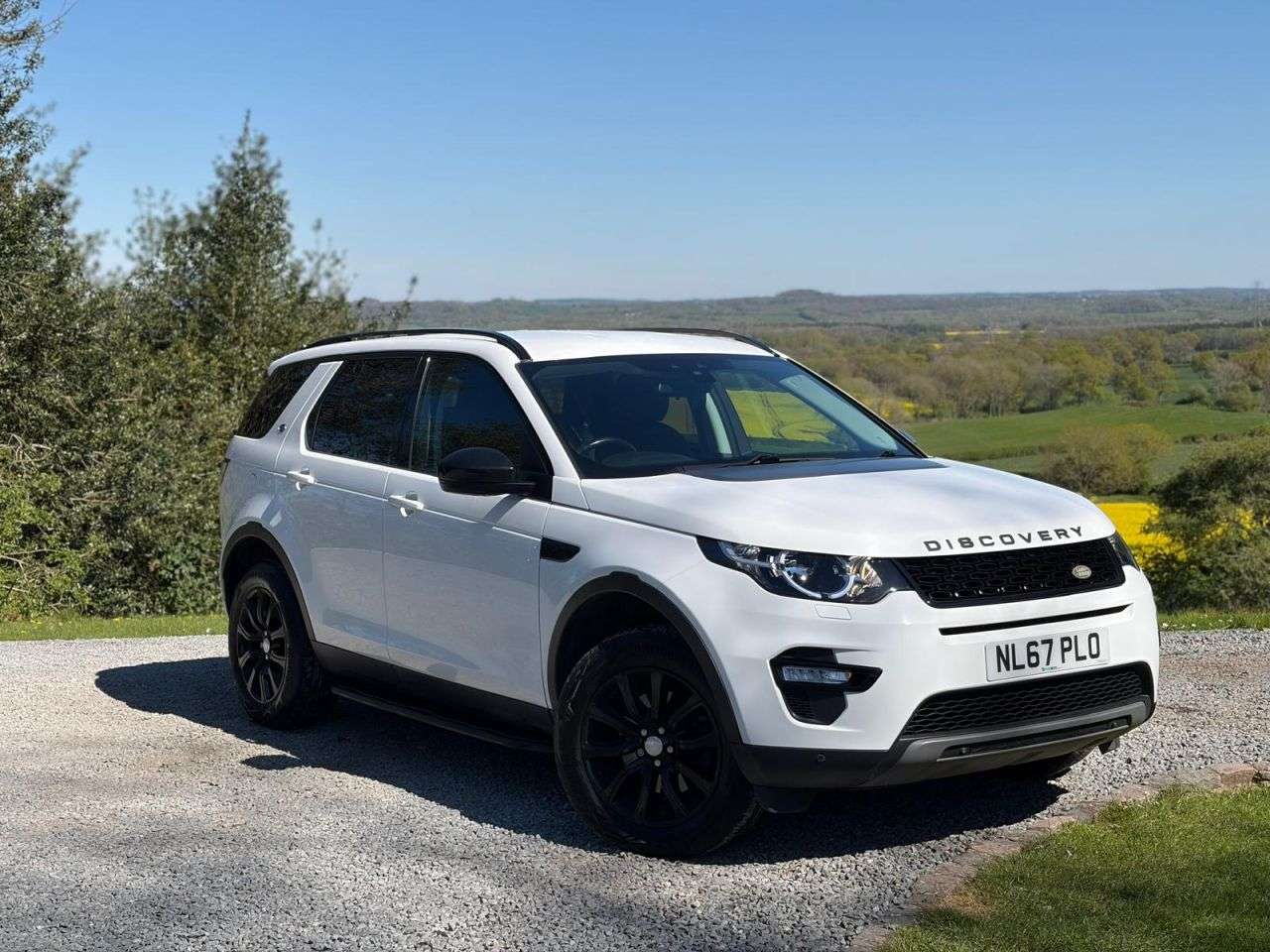 A 2018 LAND ROVER DISCOVERY SPORT 2.0 TD4 SE Tech SUV 5dr Diesel Auto 4WD Euro 6 (s/s) (180 ps) A 2018 LAND ROVER DISCOVERY SPORT 2.0 TD4 SE Tech SUV 5dr Diesel Auto 4WD Euro 6 (s/s) (180 ps)