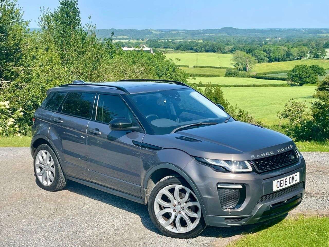 A 2016 LAND ROVER RANGE ROVER EVOQUE 2.0 TD4 HSE Dynamic Lux SUV 5dr Diesel Auto 4WD Euro 6 (s/s) (180 ps) A 2016 LAND ROVER RANGE ROVER EVOQUE 2.0 TD4 HSE Dynamic Lux SUV 5dr Diesel Auto 4WD Euro 6 (s/s) (180 ps)