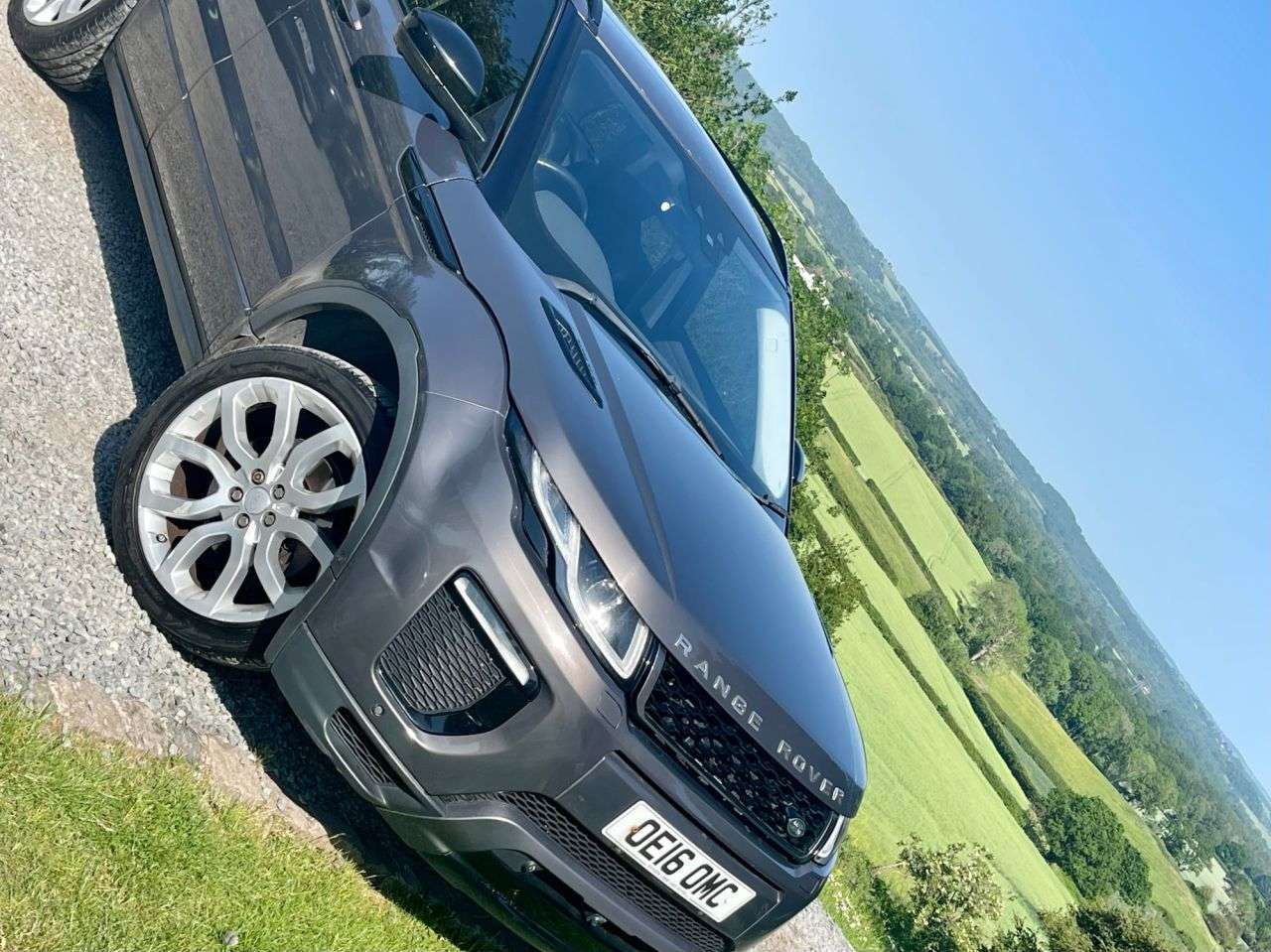A 2016 LAND ROVER RANGE ROVER EVOQUE 2.0 TD4 HSE Dynamic Lux SUV 5dr Diesel Auto 4WD Euro 6 (s/s) (180 ps) A 2016 LAND ROVER RANGE ROVER EVOQUE 2.0 TD4 HSE Dynamic Lux SUV 5dr Diesel Auto 4WD Euro 6 (s/s) (180 ps)