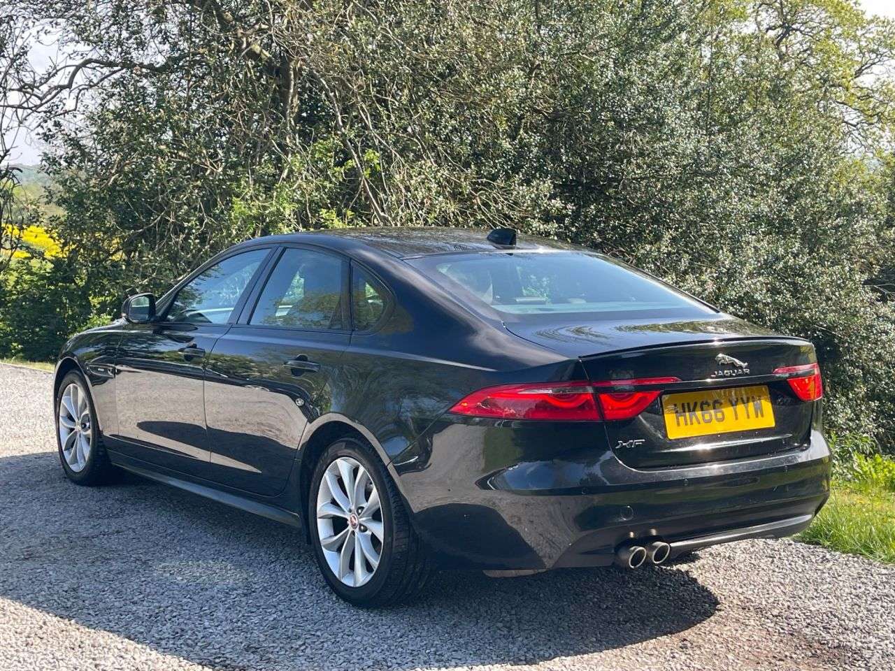 A 2017 JAGUAR XF 2.0d R-Sport Saloon 4dr Diesel Auto Euro 6 (s/s) (180 ps) A 2017 JAGUAR XF 2.0d R-Sport Saloon 4dr Diesel Auto Euro 6 (s/s) (180 ps)