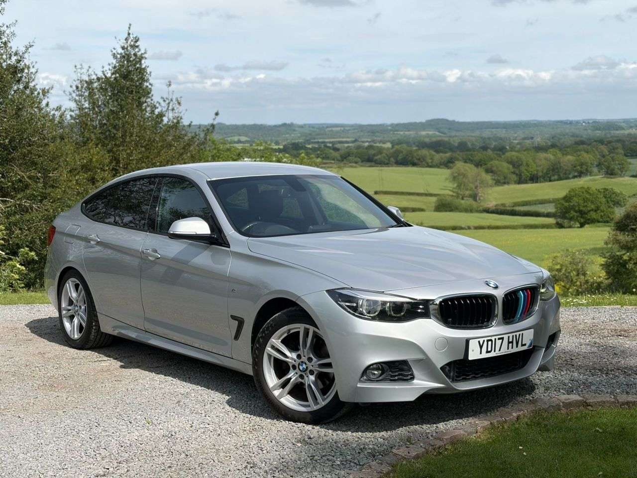 A 2017 BMW 3 SERIES GRAN TURISMO 2.0 320d M Sport GT 5dr Diesel Auto Euro 6 (s/s) (190 ps) A 2017 BMW 3 SERIES GRAN TURISMO 2.0 320d M Sport GT 5dr Diesel Auto Euro 6 (s/s) (190 ps)