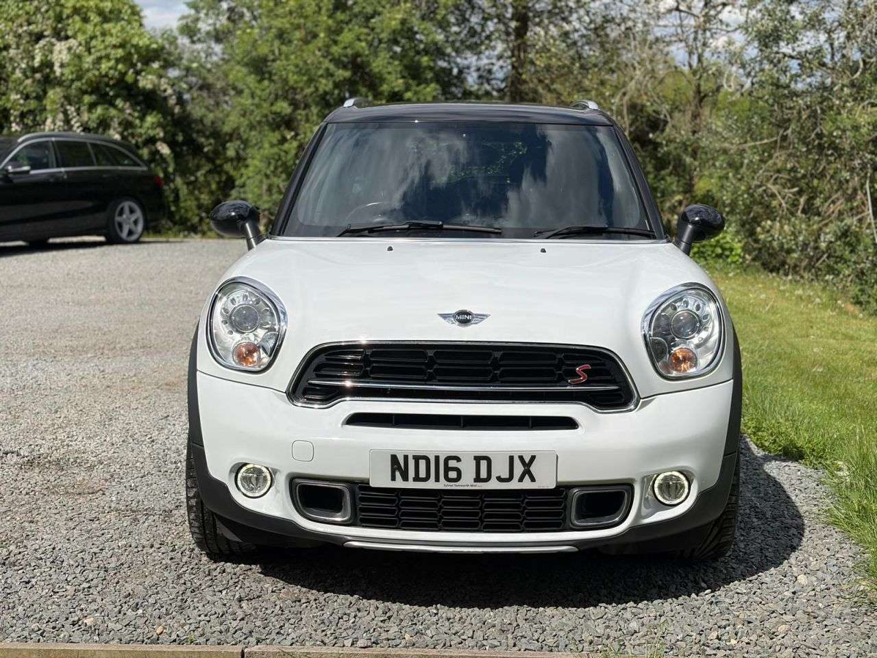 A 2016 MINI COUNTRYMAN 1.6 Cooper S SUV 5dr Petrol Steptronic ALL4 Euro 5 (184 ps) A 2016 MINI COUNTRYMAN 1.6 Cooper S SUV 5dr Petrol Steptronic ALL4 Euro 5 (184 ps)