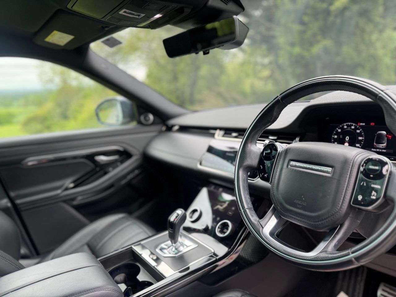A 2019 LAND ROVER RANGE ROVER EVOQUE 2.0 D180 R-Dynamic HSE SUV 5dr Diesel Auto 4WD Euro 6 (s/s) (180 ps) A 2019 LAND ROVER RANGE ROVER EVOQUE 2.0 D180 R-Dynamic HSE SUV 5dr Diesel Auto 4WD Euro 6 (s/s) (180 ps)
