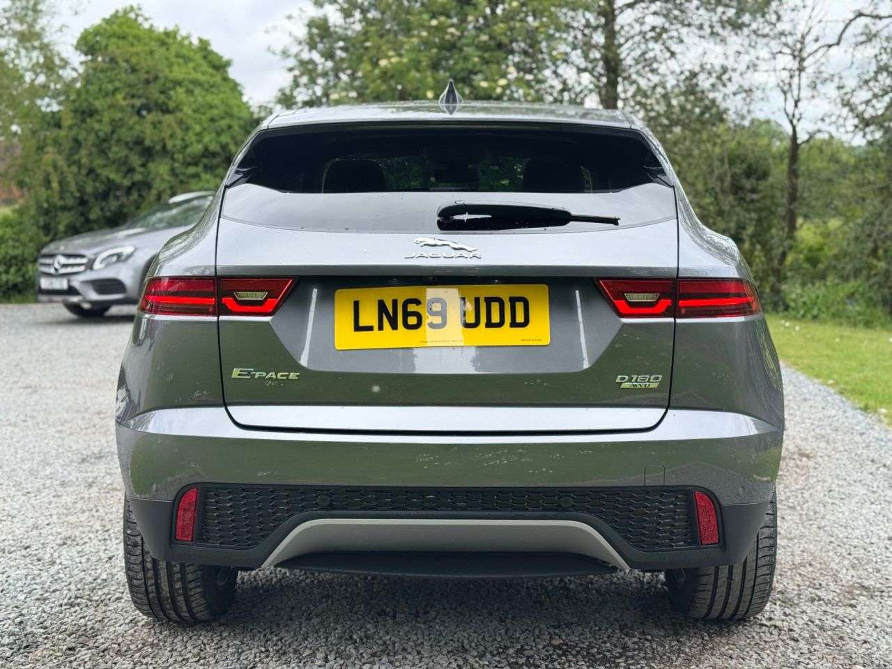 A 2019 JAGUAR E-PACE 2.0 D180 S SUV 5dr Diesel Auto AWD Euro 6 (s/s) (180 ps) A 2019 JAGUAR E-PACE 2.0 D180 S SUV 5dr Diesel Auto AWD Euro 6 (s/s) (180 ps)