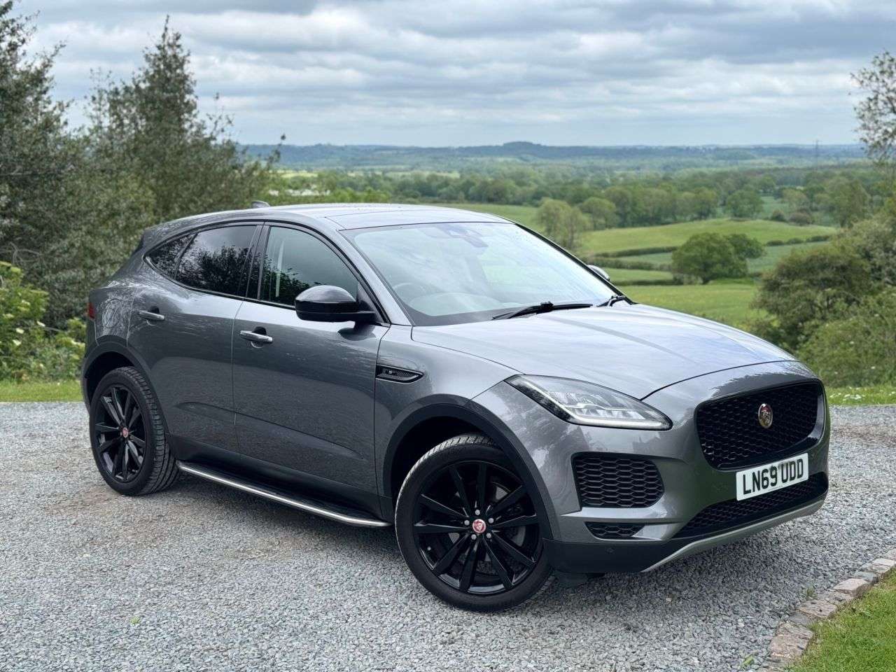 A 2019 JAGUAR E-PACE 2.0 D180 S SUV 5dr Diesel Auto AWD Euro 6 (s/s) (180 ps) A 2019 JAGUAR E-PACE 2.0 D180 S SUV 5dr Diesel Auto AWD Euro 6 (s/s) (180 ps)
