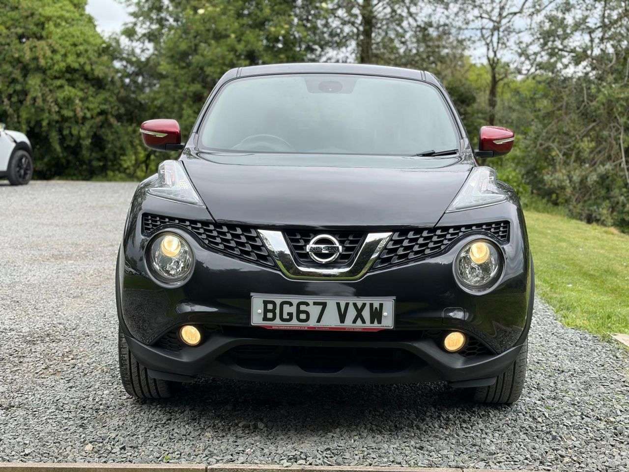 A 2017 NISSAN JUKE N-CONNECTA XTRONIC A 2017 NISSAN JUKE N-CONNECTA XTRONIC