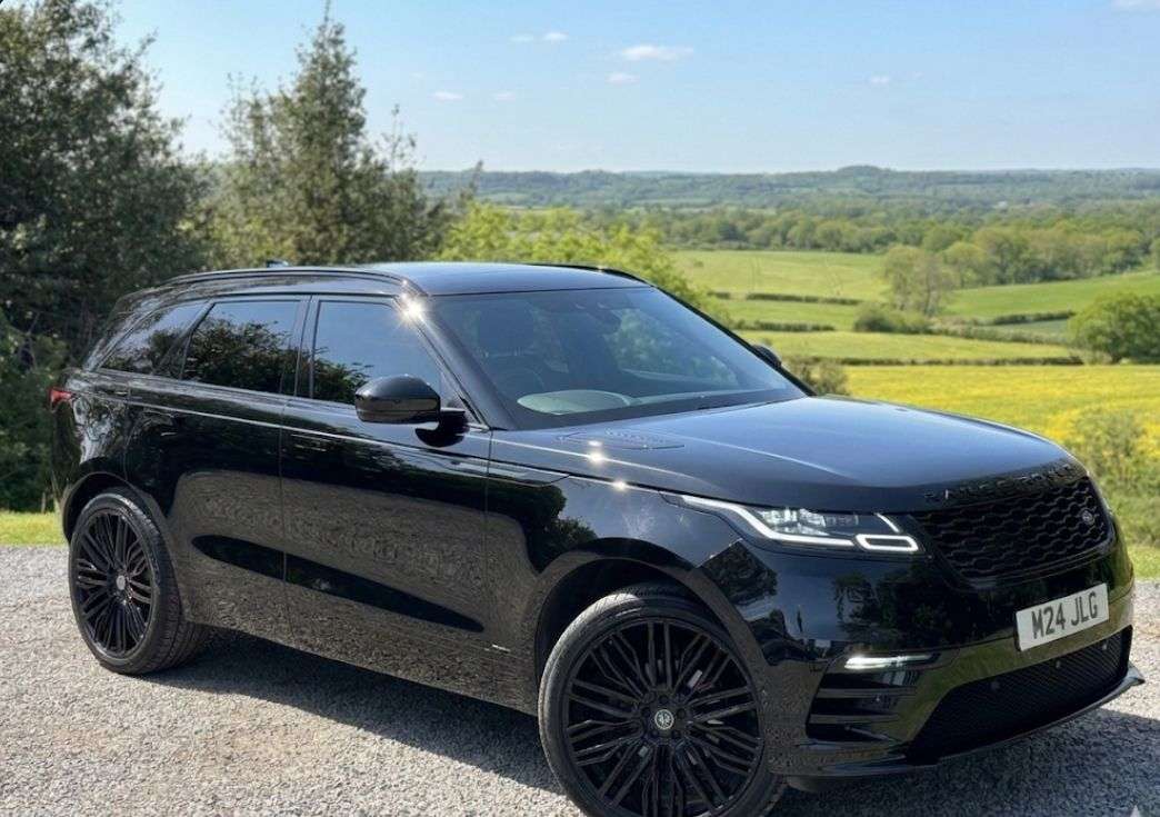 A 2018 LAND ROVER RANGE ROVER VELAR 2.0 D180 R-Dynamic SE SUV 5dr Diesel Auto 4WD Euro 6 (s/s) (180 ps) A 2018 LAND ROVER RANGE ROVER VELAR 2.0 D180 R-Dynamic SE SUV 5dr Diesel Auto 4WD Euro 6 (s/s) (180 ps)
