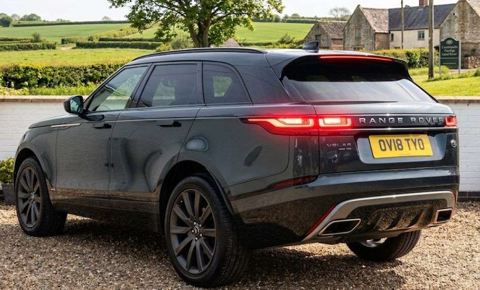A 2018 LAND ROVER RANGE ROVER VELAR 2.0 P300 R-Dynamic HSE SUV 5dr Petrol Auto 4WD Euro 6 (s/s) (300 ps) A 2018 LAND ROVER RANGE ROVER VELAR 2.0 P300 R-Dynamic HSE SUV 5dr Petrol Auto 4WD Euro 6 (s/s) (300 ps)