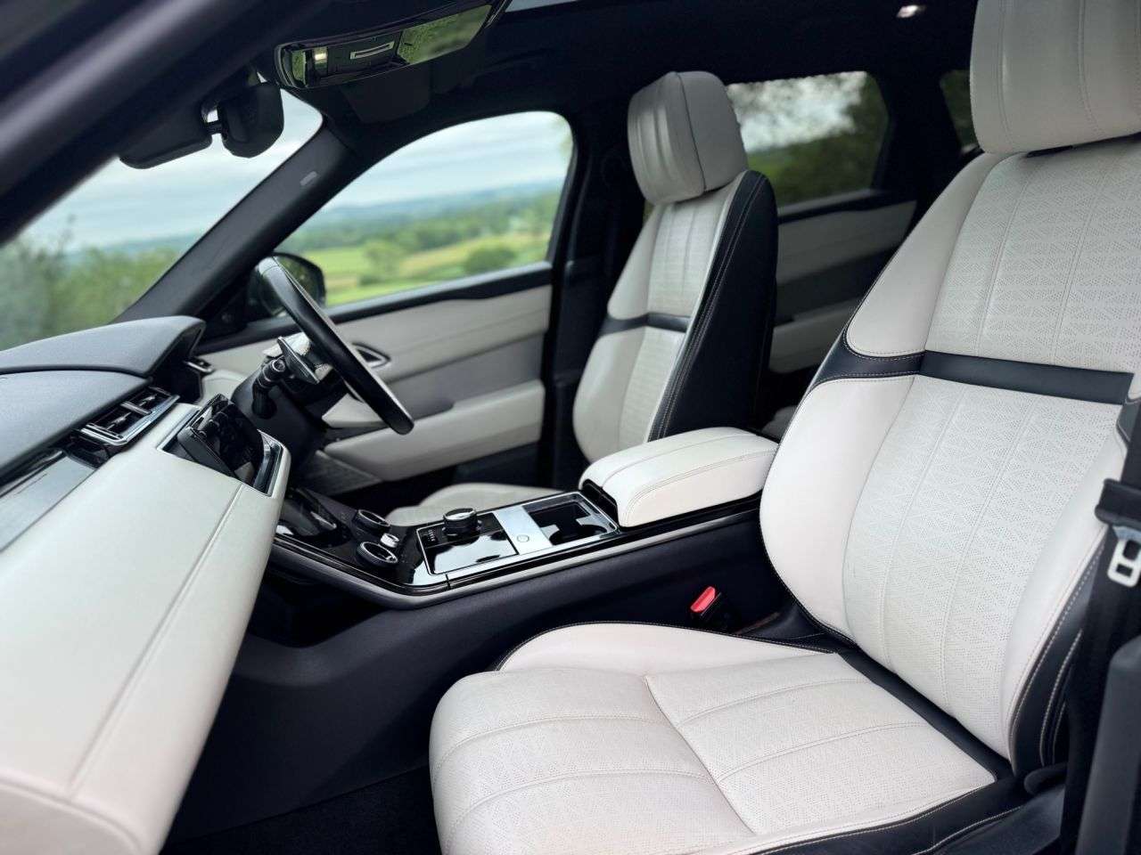 2018 LAND ROVER RANGE ROVER VELAR 2018 LAND ROVER RANGE ROVER VELAR