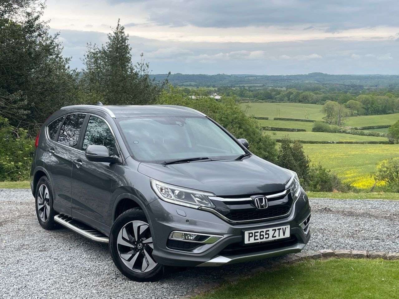 A 2015 HONDA CR-V 1.6 i-DTEC SR SUV 5dr Diesel Manual 4WD Euro 6 (s/s) (160 ps) A 2015 HONDA CR-V 1.6 i-DTEC SR SUV 5dr Diesel Manual 4WD Euro 6 (s/s) (160 ps)