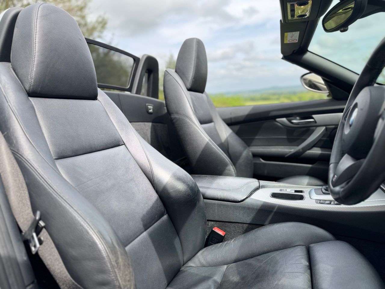 A 2015 BMW Z4 2.0 20i M Sport Convertible 2dr Petrol Auto sDrive Euro 6 (184 ps) A 2015 BMW Z4 2.0 20i M Sport Convertible 2dr Petrol Auto sDrive Euro 6 (184 ps)