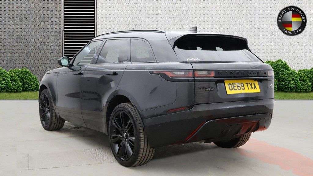 A 2019 LAND ROVER RANGE ROVER VELAR 2.0 D240 R-Dynamic HSE SUV 5dr Diesel Auto 4WD Euro 6 (s/s) (240 ps) A 2019 LAND ROVER RANGE ROVER VELAR 2.0 D240 R-Dynamic HSE SUV 5dr Diesel Auto 4WD Euro 6 (s/s) (240 ps)