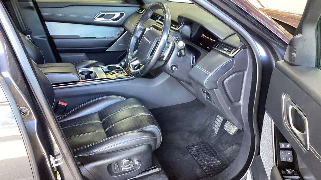A 2019 LAND ROVER RANGE ROVER VELAR 2.0 D240 R-Dynamic HSE SUV 5dr Diesel Auto 4WD Euro 6 (s/s) (240 ps) A 2019 LAND ROVER RANGE ROVER VELAR 2.0 D240 R-Dynamic HSE SUV 5dr Diesel Auto 4WD Euro 6 (s/s) (240 ps)