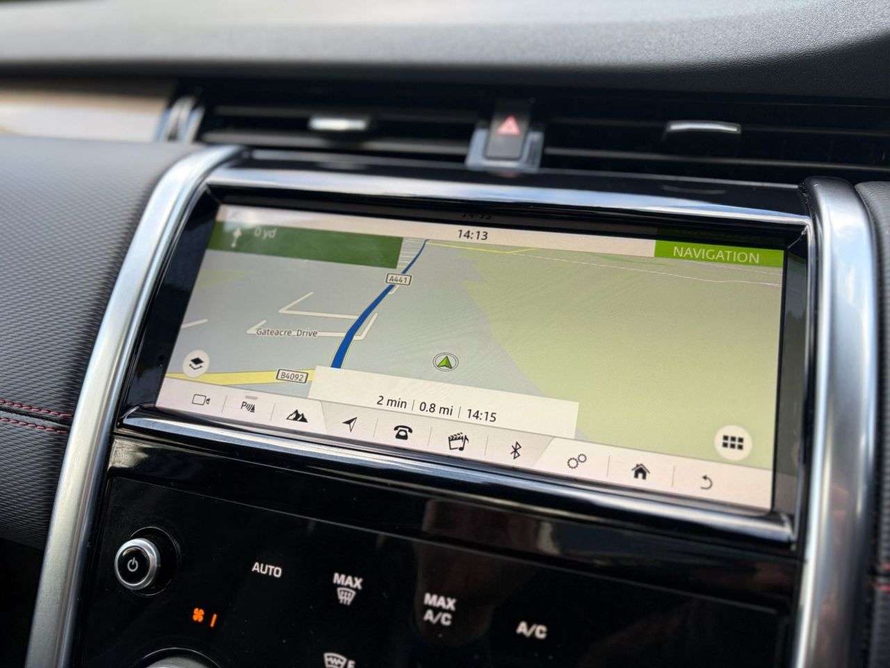 A 2019 LAND ROVER DISCOVERY SPORT 2.0 D150 MHEV R-Dynamic SE SUV 5dr Diesel Auto 4WD Euro 6 (s/s) (150 ps) A 2019 LAND ROVER DISCOVERY SPORT 2.0 D150 MHEV R-Dynamic SE SUV 5dr Diesel Auto 4WD Euro 6 (s/s) (150 ps)