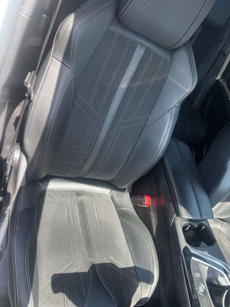 2021 PEUGEOT 3008 2021 PEUGEOT 3008