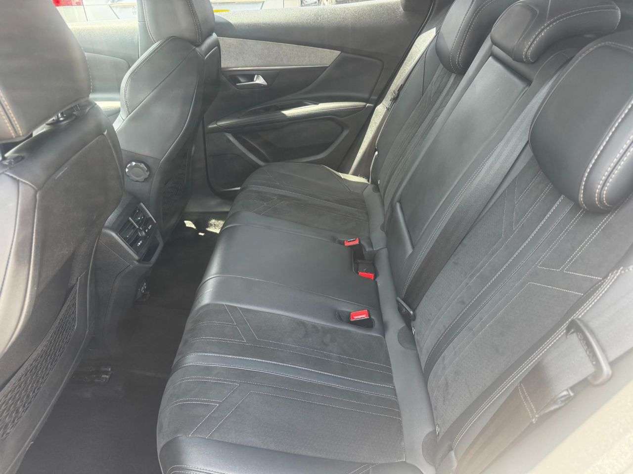 2021 PEUGEOT 3008 2021 PEUGEOT 3008