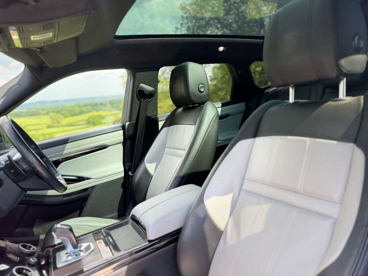 2019 LAND ROVER RANGE ROVER EVOQUE 2019 LAND ROVER RANGE ROVER EVOQUE