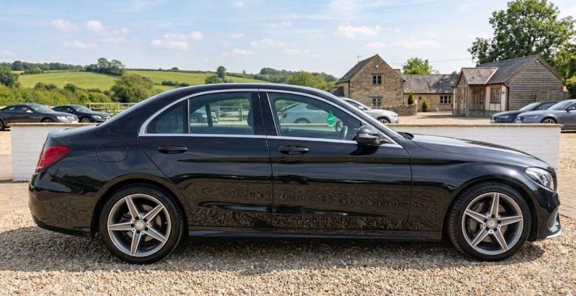 A 2018 MERCEDES-BENZ C-CLASS 2.1 C220d AMG Line Saloon 4dr Diesel G-Tronic+ Euro 6 (s/s) (170 ps) A 2018 MERCEDES-BENZ C-CLASS 2.1 C220d AMG Line Saloon 4dr Diesel G-Tronic+ Euro 6 (s/s) (170 ps)