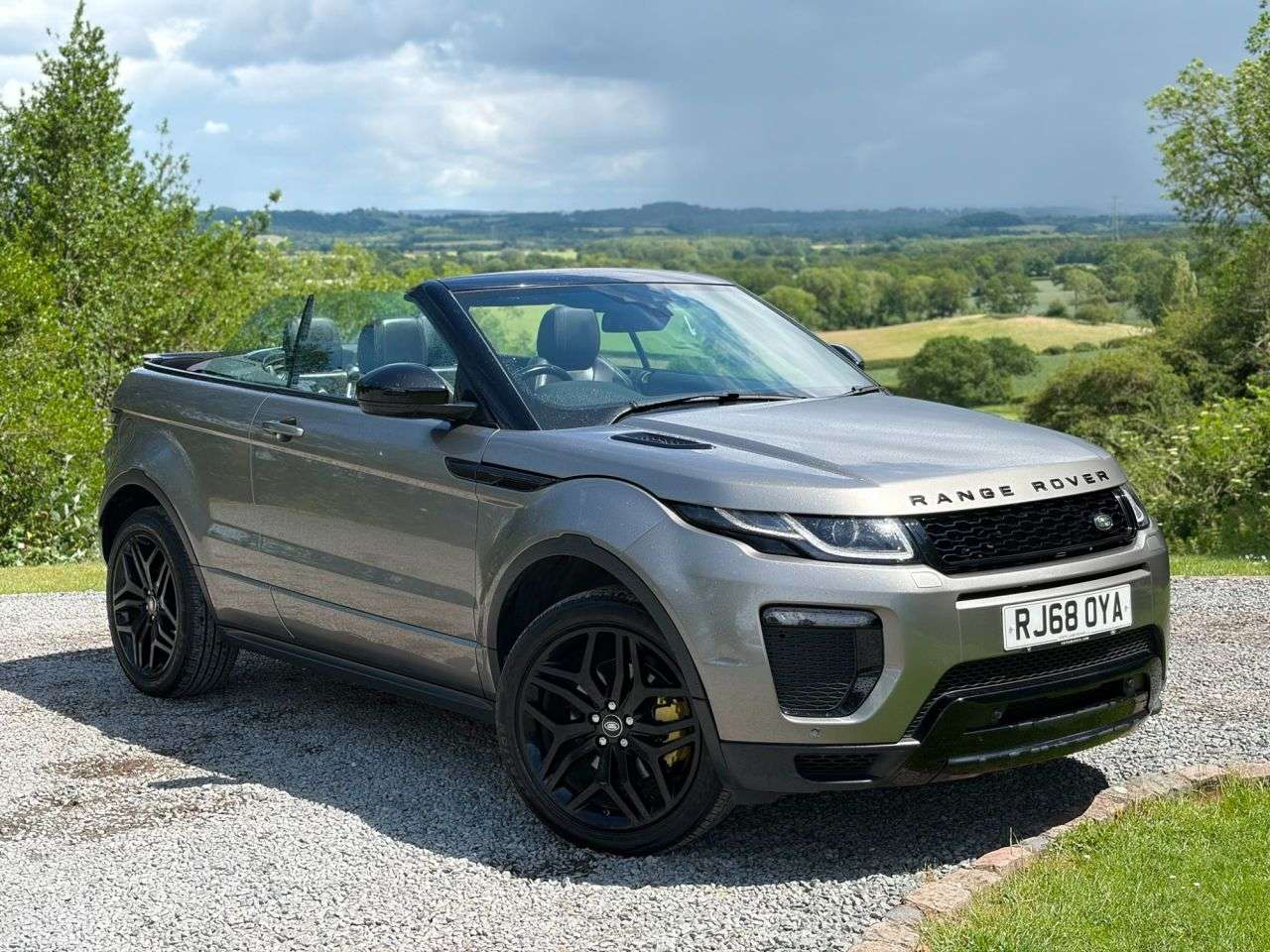 A 2018 LAND ROVER RANGE ROVER EVOQUE 2.0 TD4 HSE Dynamic Convertible 2dr Diesel Auto 4WD Euro 6 (s/s) (180 ps) A 2018 LAND ROVER RANGE ROVER EVOQUE 2.0 TD4 HSE Dynamic Convertible 2dr Diesel Auto 4WD Euro 6 (s/s) (180 ps)
