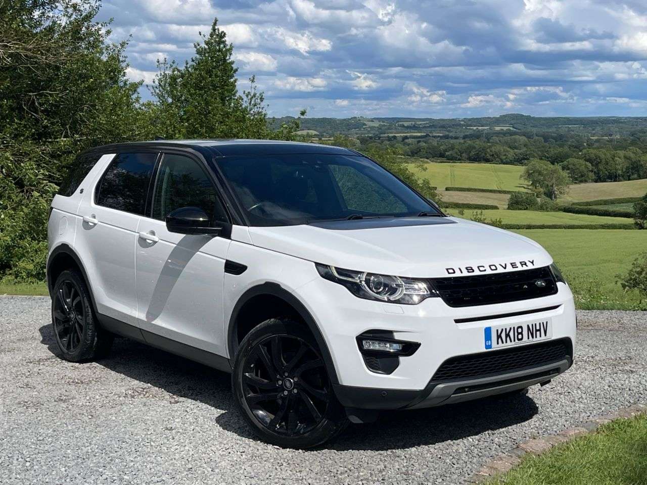 A 2018 LAND ROVER DISCOVERY SPORT 2.0 TD4 HSE SUV 5dr Diesel Auto 4WD Euro 6 (s/s) (180 ps) A 2018 LAND ROVER DISCOVERY SPORT 2.0 TD4 HSE SUV 5dr Diesel Auto 4WD Euro 6 (s/s) (180 ps)
