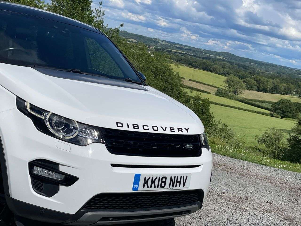 A 2018 LAND ROVER DISCOVERY SPORT 2.0 TD4 HSE SUV 5dr Diesel Auto 4WD Euro 6 (s/s) (180 ps) A 2018 LAND ROVER DISCOVERY SPORT 2.0 TD4 HSE SUV 5dr Diesel Auto 4WD Euro 6 (s/s) (180 ps)