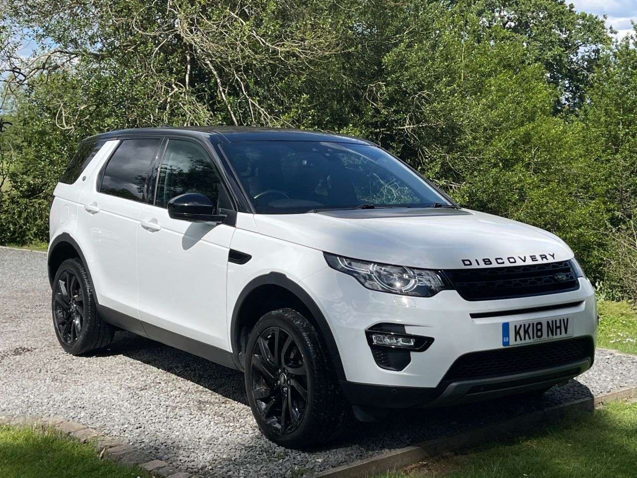 A 2018 LAND ROVER DISCOVERY SPORT 2.0 TD4 HSE SUV 5dr Diesel Auto 4WD Euro 6 (s/s) (180 ps) A 2018 LAND ROVER DISCOVERY SPORT 2.0 TD4 HSE SUV 5dr Diesel Auto 4WD Euro 6 (s/s) (180 ps)