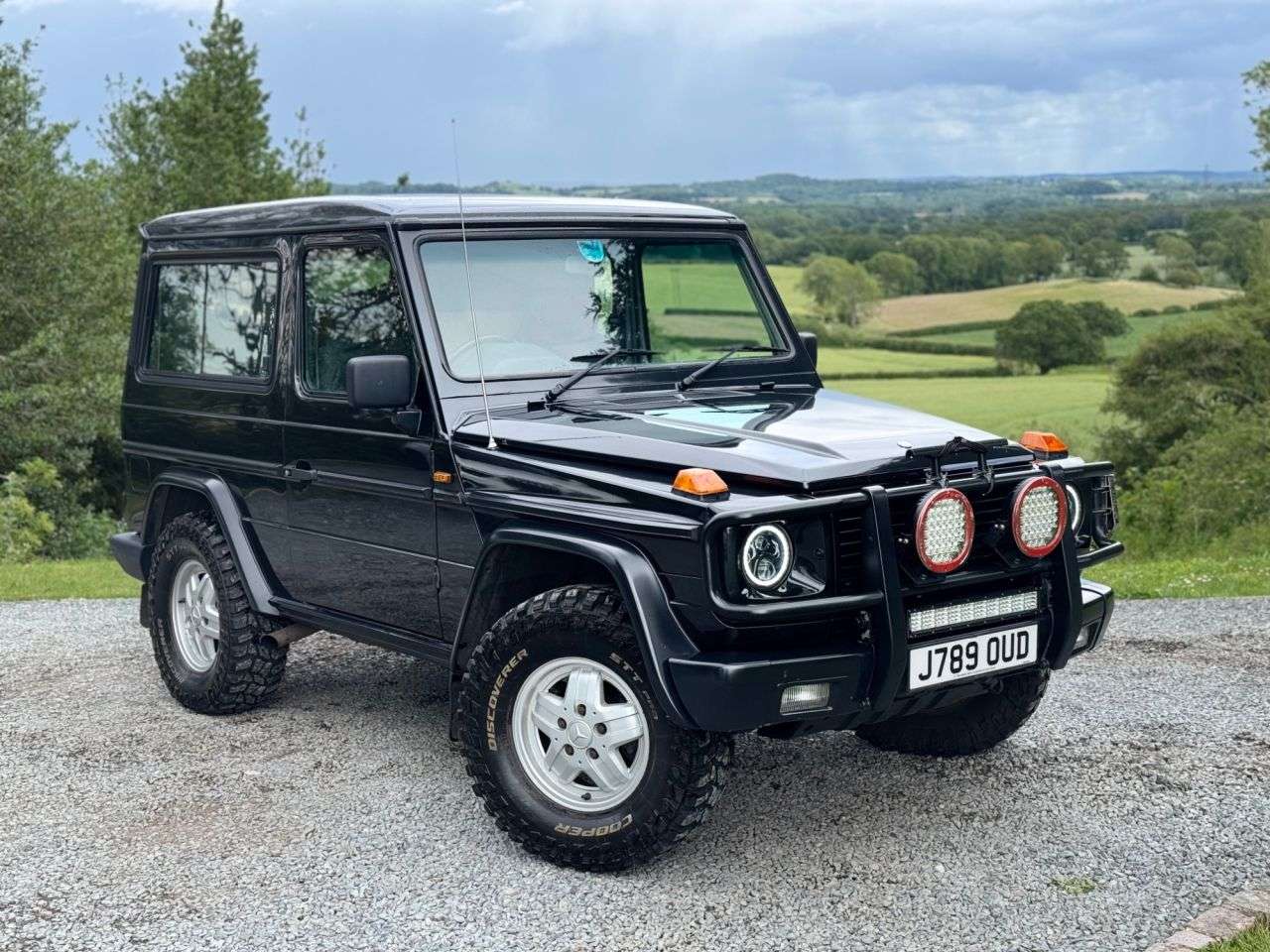 A 1992 MERCEDES-BENZ G 300 G Wagon 300 GDS AUTO SWB A 1992 MERCEDES-BENZ G 300 G Wagon 300 GDS AUTO SWB