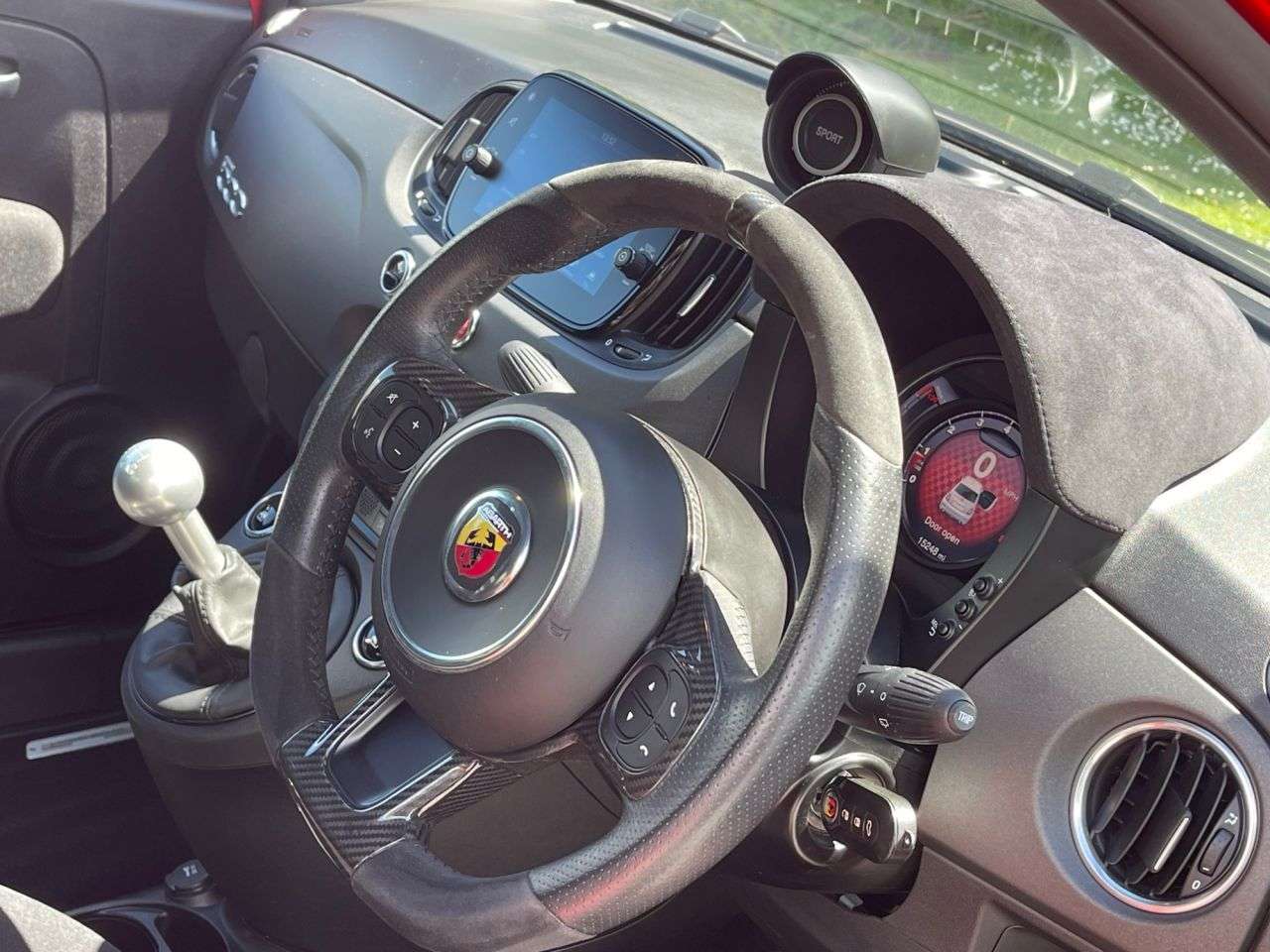 2022 ABARTH 595 2022 ABARTH 595