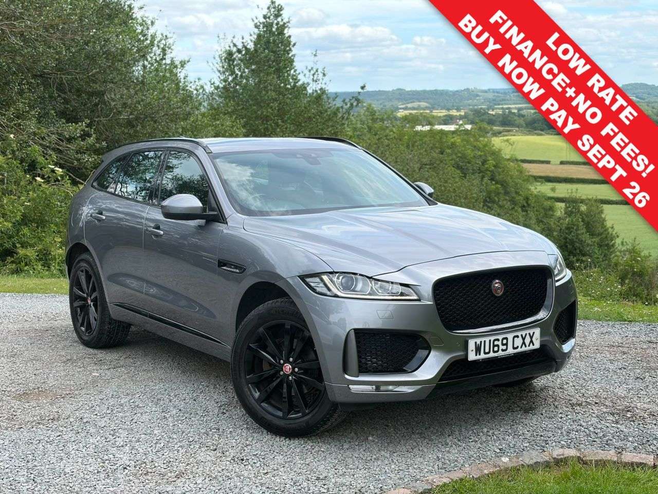 A 2019 JAGUAR F-PACE 2.0 D240 Chequered Flag SUV 5dr Diesel Auto AWD Euro 6 (s/s) (240 ps) A 2019 JAGUAR F-PACE 2.0 D240 Chequered Flag SUV 5dr Diesel Auto AWD Euro 6 (s/s) (240 ps)