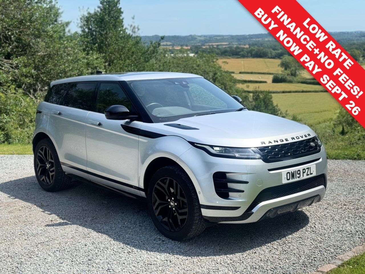A 2019 LAND ROVER RANGE ROVER EVOQUE 2.0 D240 R-Dynamic HSE SUV 5dr Diesel Auto 4WD Euro 6 (s/s) (240 ps) A 2019 LAND ROVER RANGE ROVER EVOQUE 2.0 D240 R-Dynamic HSE SUV 5dr Diesel Auto 4WD Euro 6 (s/s) (240 ps)