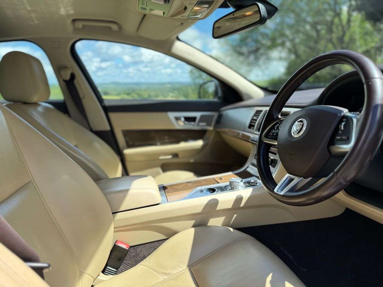 2011 JAGUAR XF 2011 JAGUAR XF
